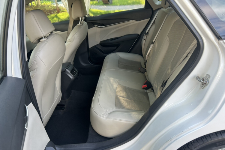 别克 英朗 2016款 15N 自动精英型车身外观6004