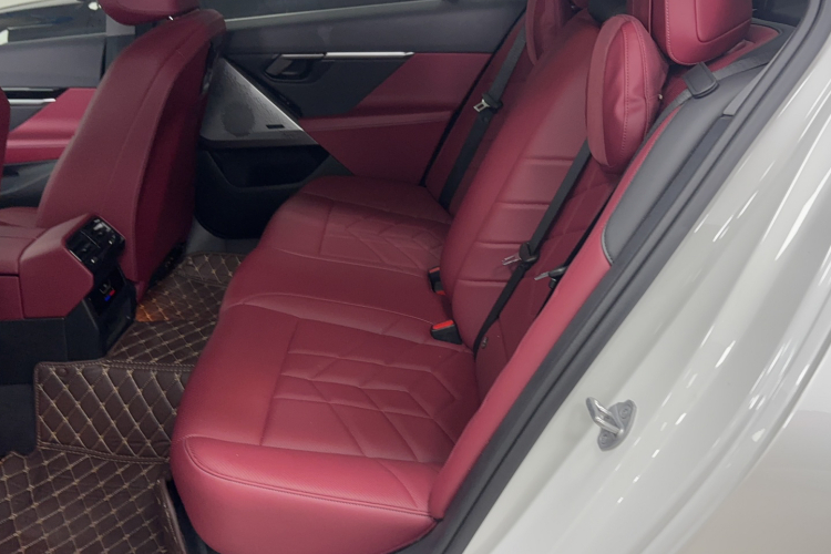 宝马5系 2024款 525Li 豪华套装中控内饰7003