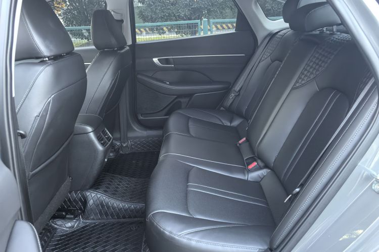 现代 索纳塔 2020款 270TGDi DCT GLS精英版中控内饰7002