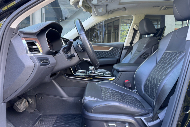 红旗HS7 2019款 3.0T 自动四驱智联旗领版中控内饰7003