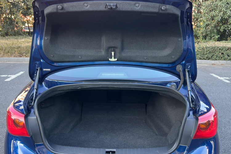 英菲尼迪Q50L 2016款 2.0T 悦享版局部细节23