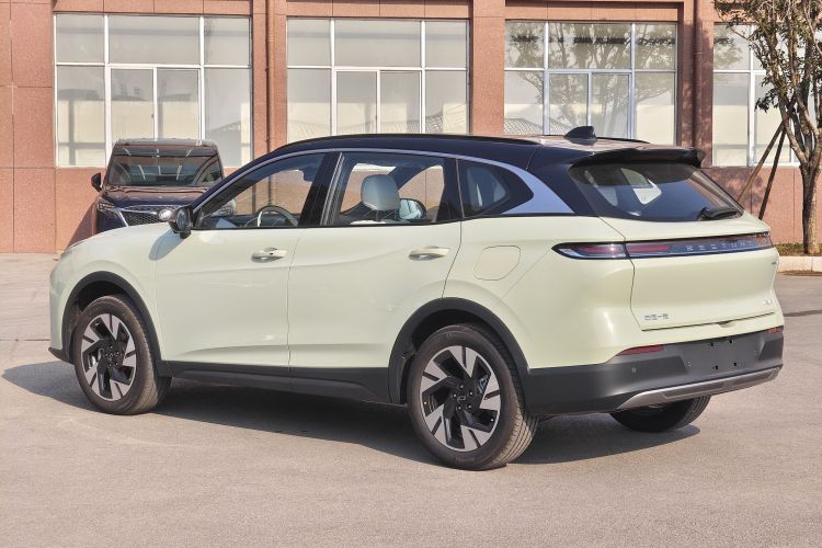 奔腾 悦意07 2025款 150km 心悦版车身外观6005