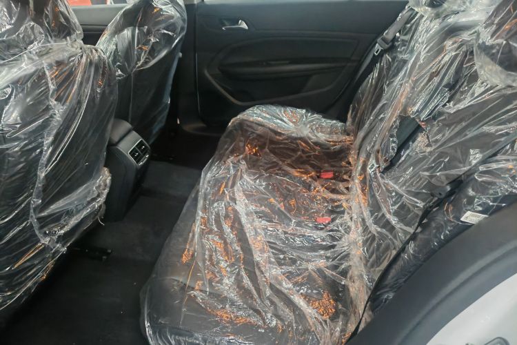 标致408 2024款 360THP 龘龘款 拉图版中控内饰7004