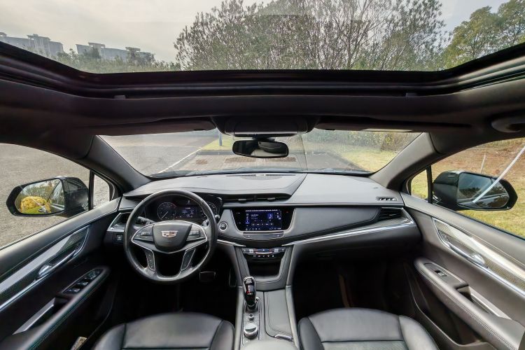 凯迪拉克XT5 2022款 2.0T 四驱豪华型（蜂鸟版）中控内饰7002