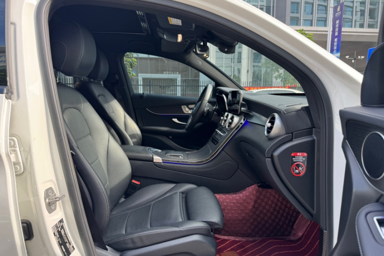 奔驰GLC轿跑 2020款 GLC 300 4MATIC 轿跑SUV中控内饰7011