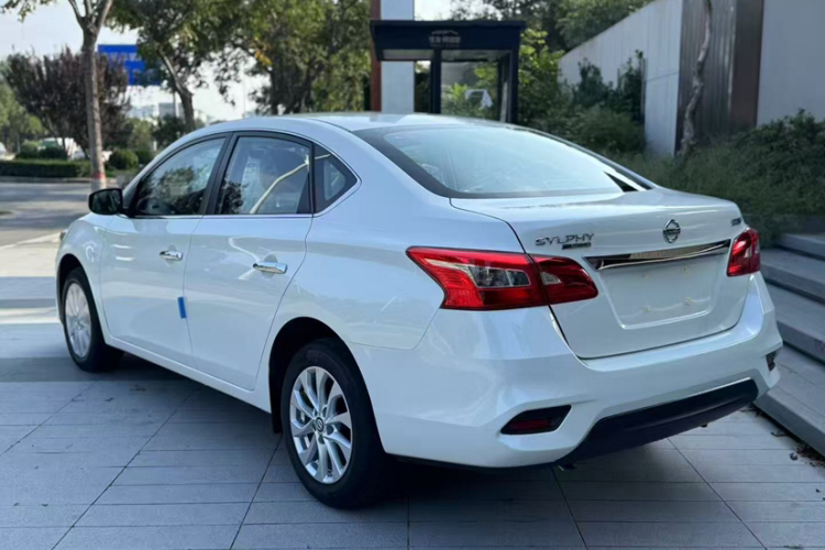 日产 轩逸 2024款 经典 1.6XE CVT舒适版车身外观6002