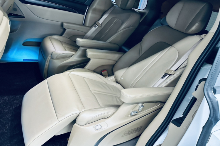 别克GL8 2021款 ES陆尊 653T 豪华型中控内饰7011