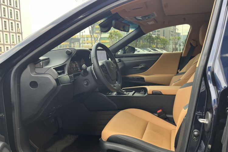 雷克萨斯ES 2023款 260 卓越版局部细节19