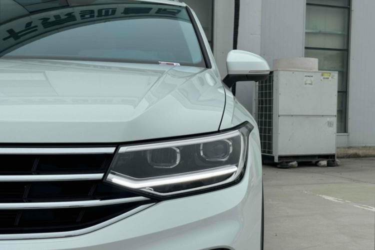 大众 途观L 2024款 出众款 330TSI 自动两驱R-Line龙耀版车身外观6005