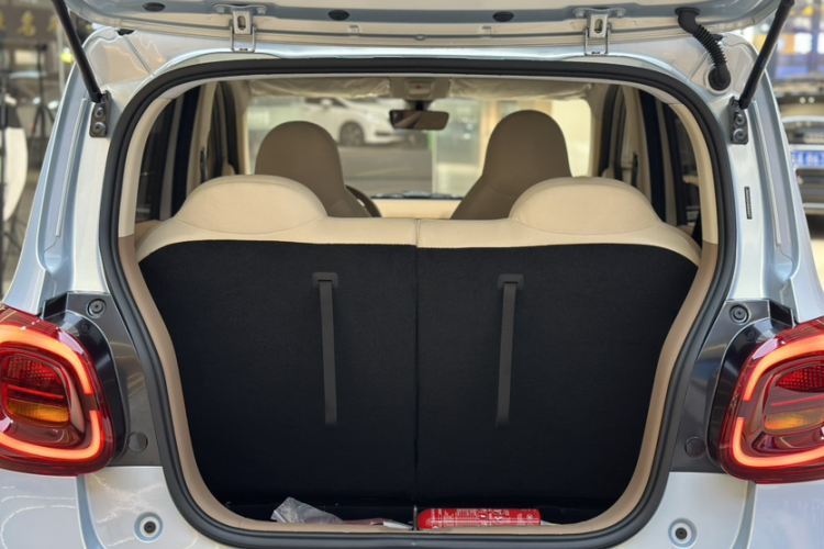 五菱汽车 宏光MINIEV 2025款 四门版 进阶款中控内饰7008