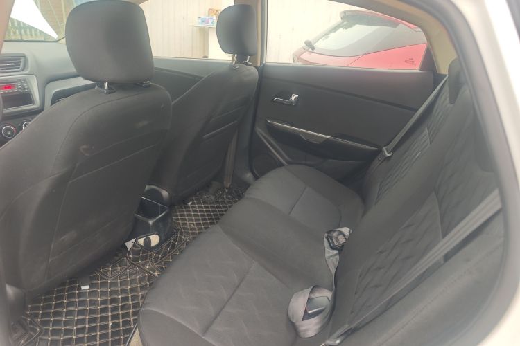 起亚K2 2012款 三厢 1.4L MT GLS纪念版局部细节24