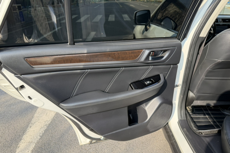 斯巴鲁 傲虎 2016款 2.5i 豪华导航版中控内饰7001