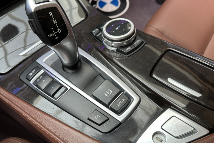 宝马5系 2014款 525Li 领先型车身外观6006