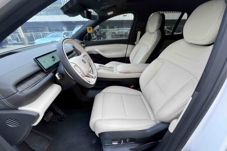 蔚来ES6 2024款 75kWh中控内饰7009