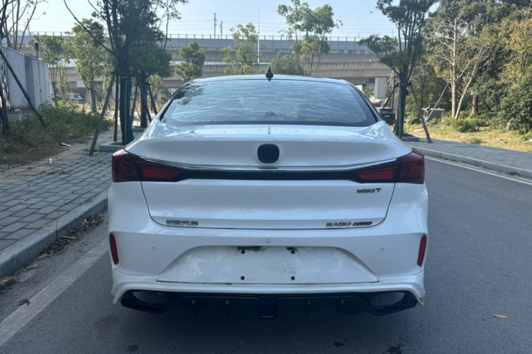 长安 逸动 2021款 PLUS 蓝鲸NE 1.4T GDI DCT尊贵型车身外观6001