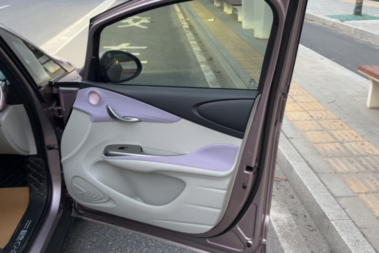 比亚迪 海豚 2021款 405km 时尚版中控内饰7006