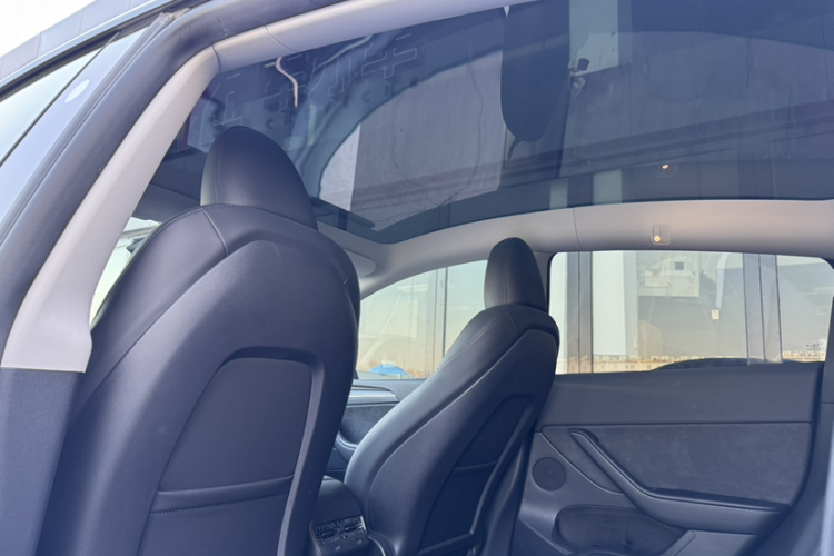 特斯拉 Model Y 2024款 后轮驱动版中控内饰7008