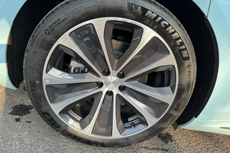 鸿蒙智行 智界S7 2025款 705km Max中控内饰7002