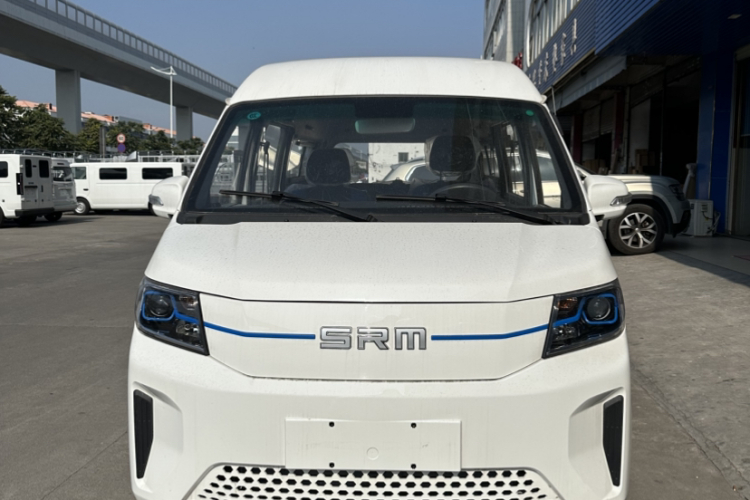 SRM鑫源 好运 2025款 标准型 宁德38.64kWh 270KM 6座中控内饰7001