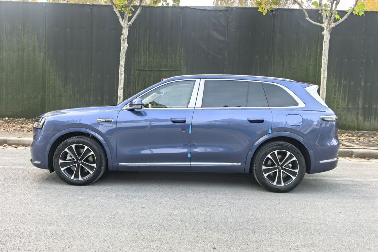 鸿蒙智行 问界M7 2026款 增程 Max四驱版 5座车身外观6003