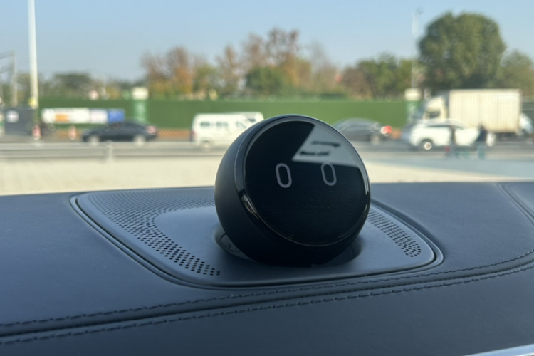 蔚来ES8 2020款 415KM 签名版 六座版中控内饰7005