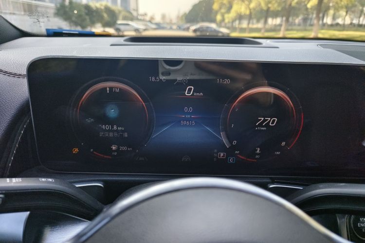 奔驰GLB 2020款 GLB 200 时尚型中控内饰15