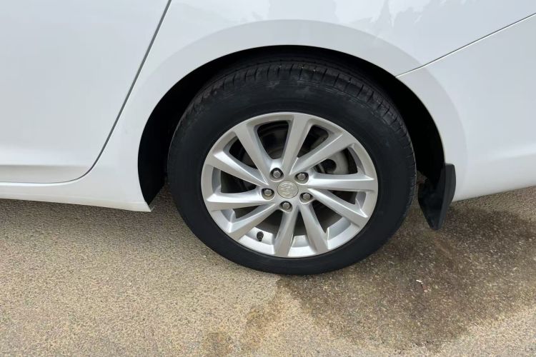 别克 威朗 2019款 三厢 15S 自动领先型车身外观6007