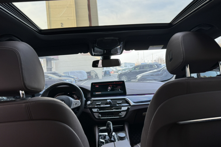 宝马5系 2022款 改款二 525Li M运动套装局部细节22