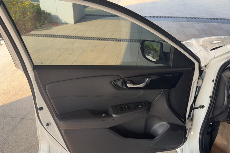 本田 凌派 2019款 180Turbo CVT豪华版 国VI中控内饰7002