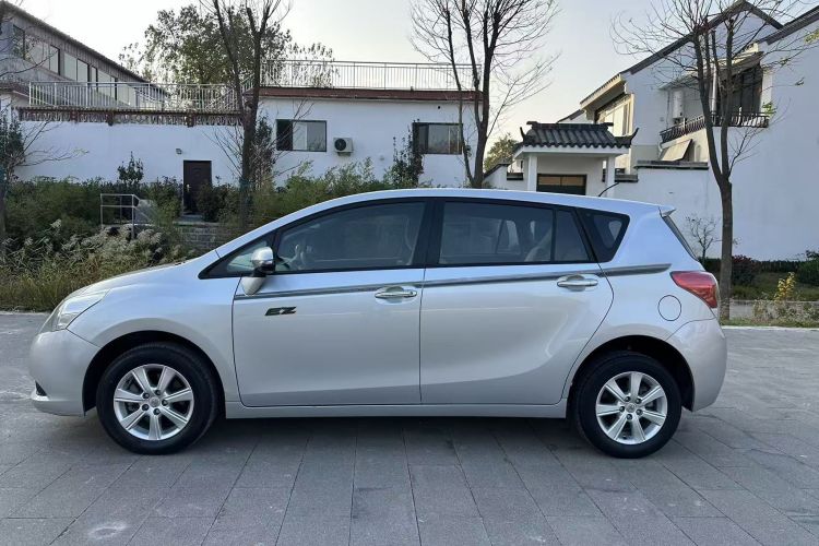 丰田 逸致 2014款 星耀 180E CVT精英版车身外观6002