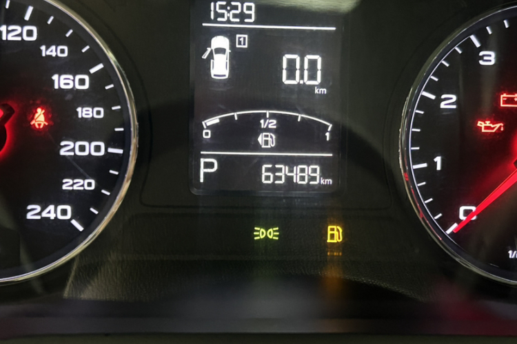 荣威RX5 2020款 20T 自动4G互联百万款中控内饰15