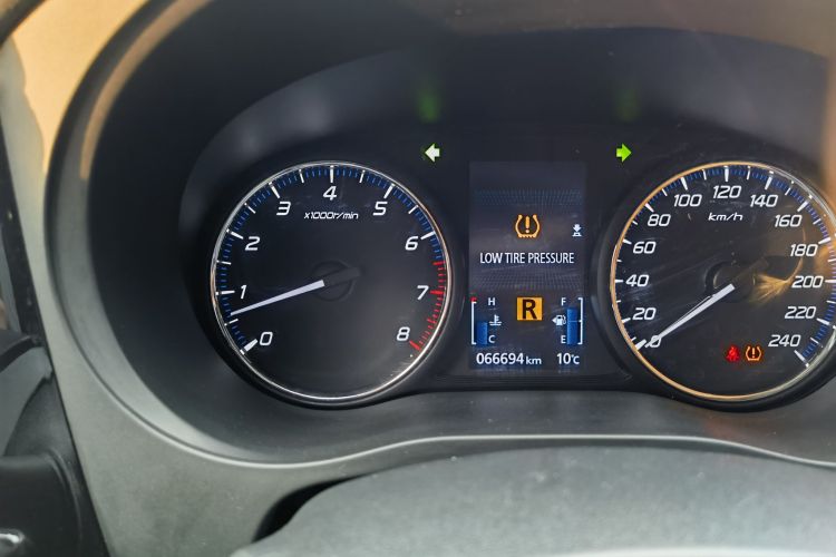 三菱 欧蓝德 2021款 改款 2.0L 两驱畅享版 5座中控内饰15