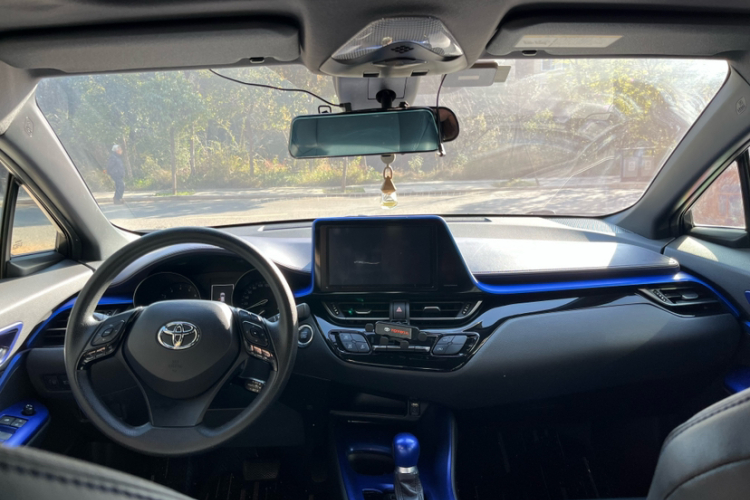 丰田C-HR 2020款 2.0L 领先版中控内饰7005