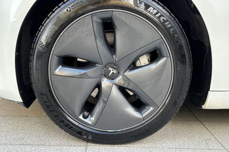 特斯拉 Model 3 2020款 改款 标准续航后驱升级版局部细节9001