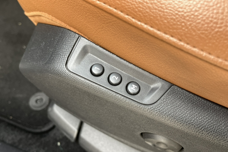 DS 7 2018款 45THP 里沃利先锋版中控内饰7005