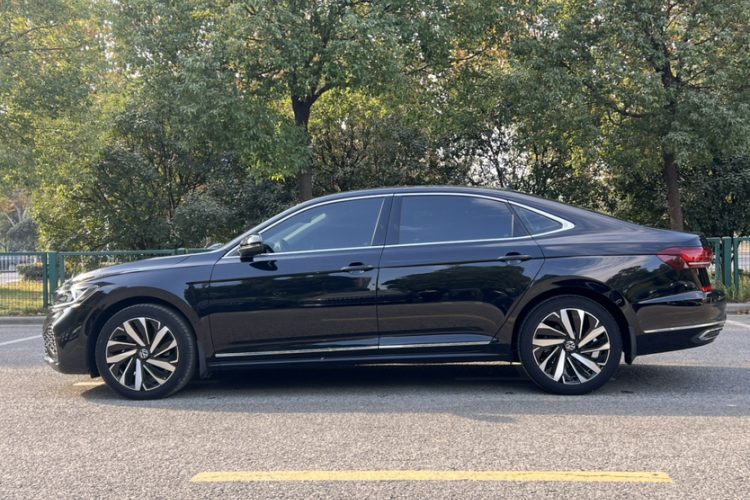 大众 帕萨特 2022款 330TSI 星空精英版车身外观6002