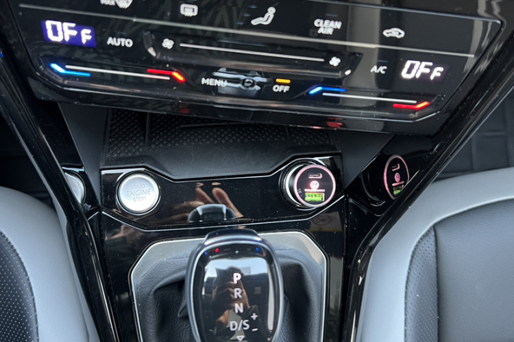 大众 T-ROC探歌 2024款 300TSI DSG两驱辰光版中控内饰7006