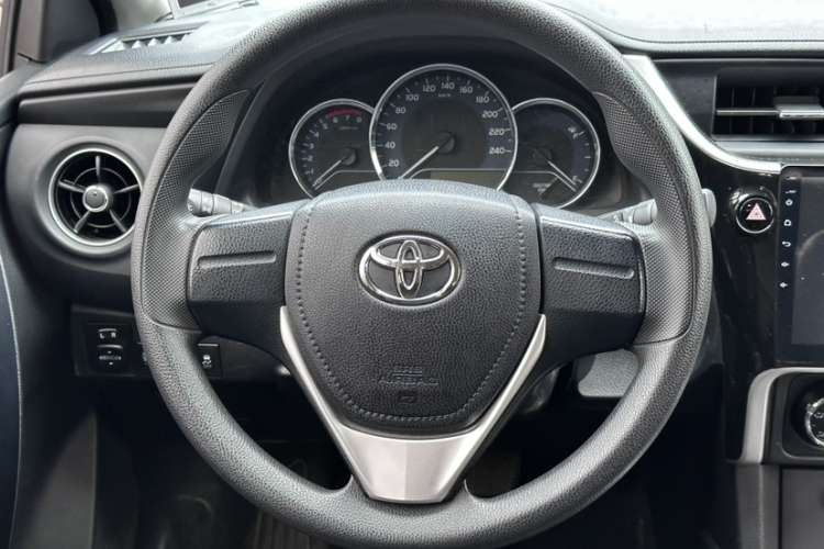 丰田 卡罗拉 2017款 改款 1.2T S-CVT GL中控内饰7004