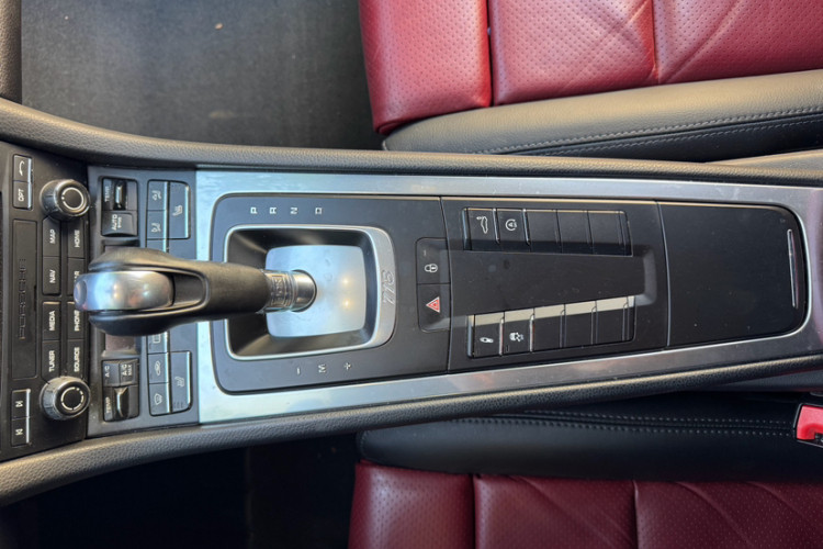 保时捷718 2016款 Cayman 2.0T中控内饰7006