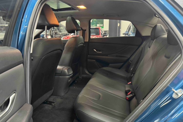 现代 伊兰特 2021款 1.5L CVT LUX尊贵版中控内饰7006