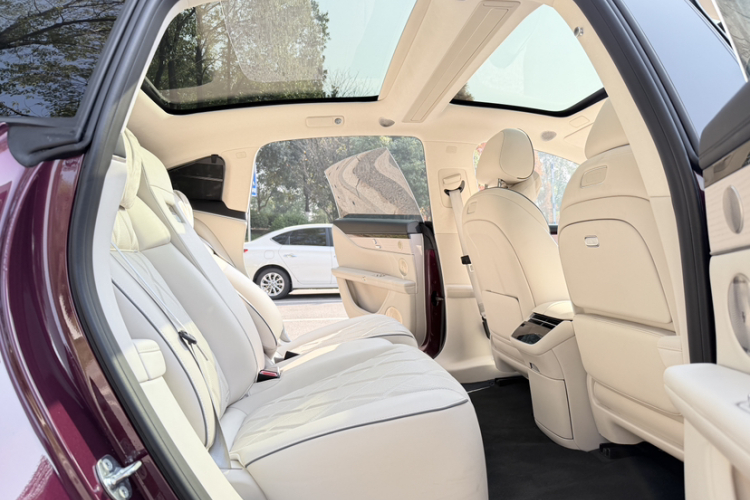 鸿蒙智行 享界S9 2025款 增程 Ultra中控内饰7008