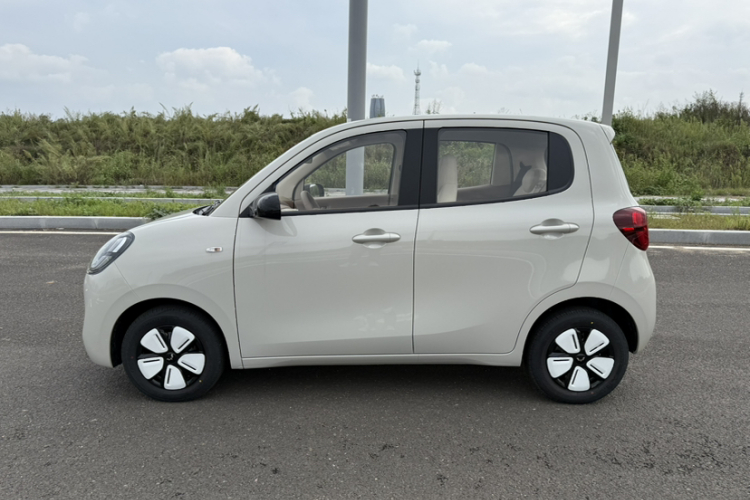 五菱汽车 宏光MINIEV 2025款 四门版 进阶款车身外观6006