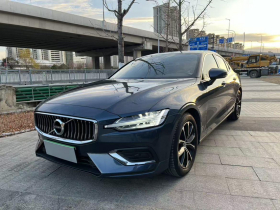 沃尔沃S60 2022款 B4 智逸豪华版