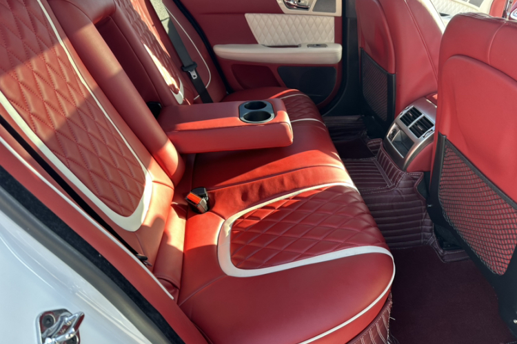 捷豹XF 2015款 XF 2.0T 风华版中控内饰7011