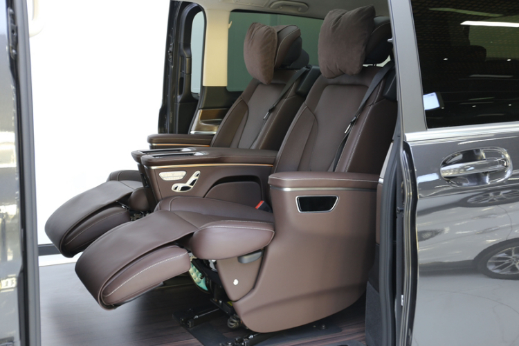 奔驰V级 2022款 V 260 L 长轴距豪华版中控内饰7001