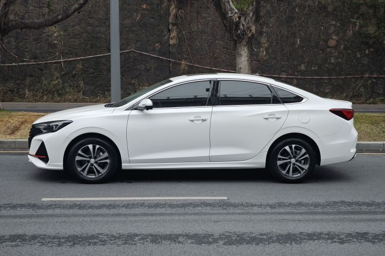 长安 逸动 2023款 畅享版 PLUS 蓝鲸NE 1.4T GDI DCT尊贵版车身外观6005