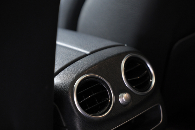 奔驰C级 2019款 改款 C 260 L 运动版车身外观6015