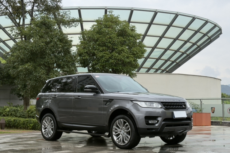 路虎 揽胜运动版 2016款 3.0 SC V6 HSE DYNAMIC车身外观6010