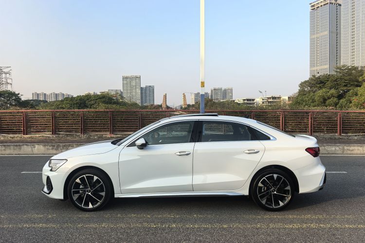 奥迪A3 2025款 A3L Limousine 35TFSI 飞驰尊享型车身外观6009
