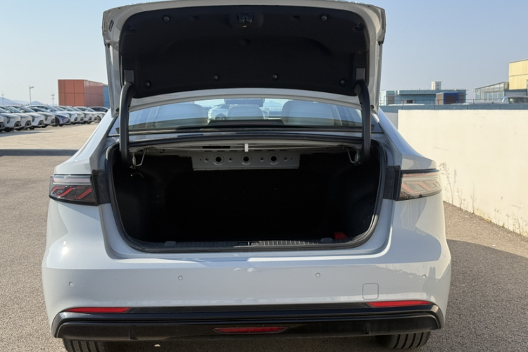 奇瑞 风云A8L 2025款 1.5TGDI 145km 豪华型车身外观6001